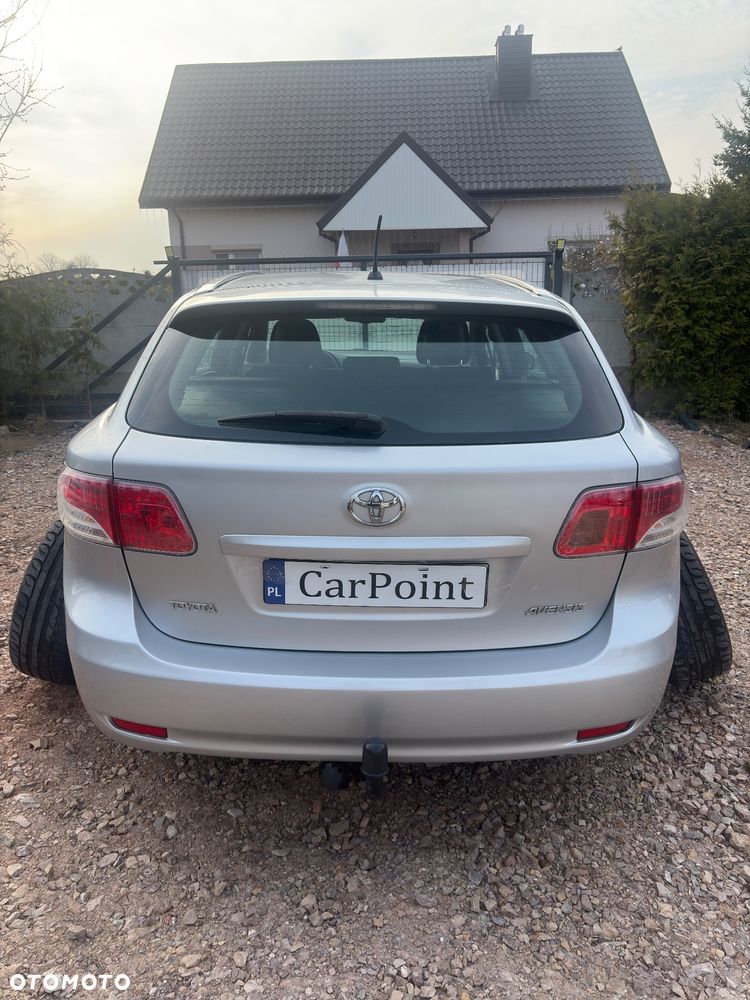 Toyota Avensis - 8