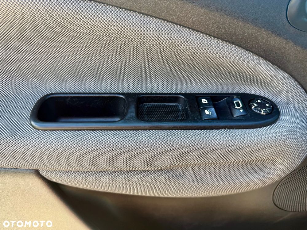 Citroën C3 Picasso 1.4i Attraction - 5