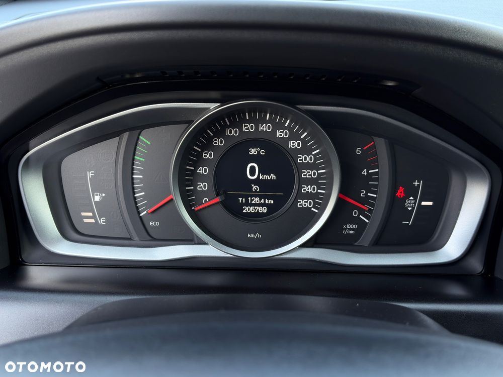 Volvo XC 60 D3 R-Design Momentum - 23