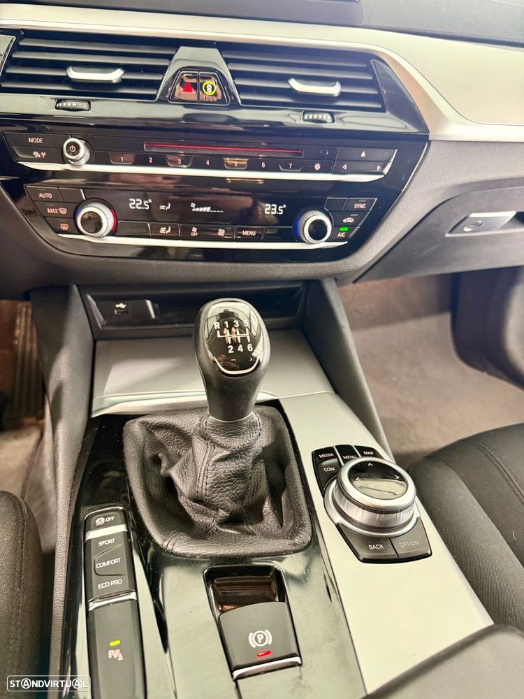 BMW 520 d Line Luxury - 25