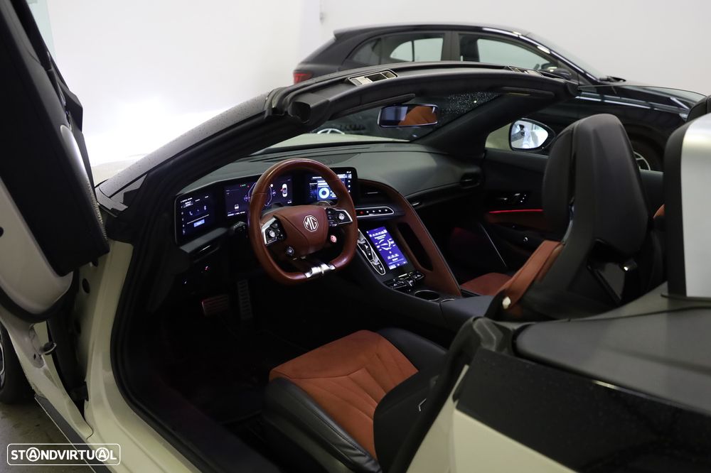 MG Cyberster 77 kWh GT - 32