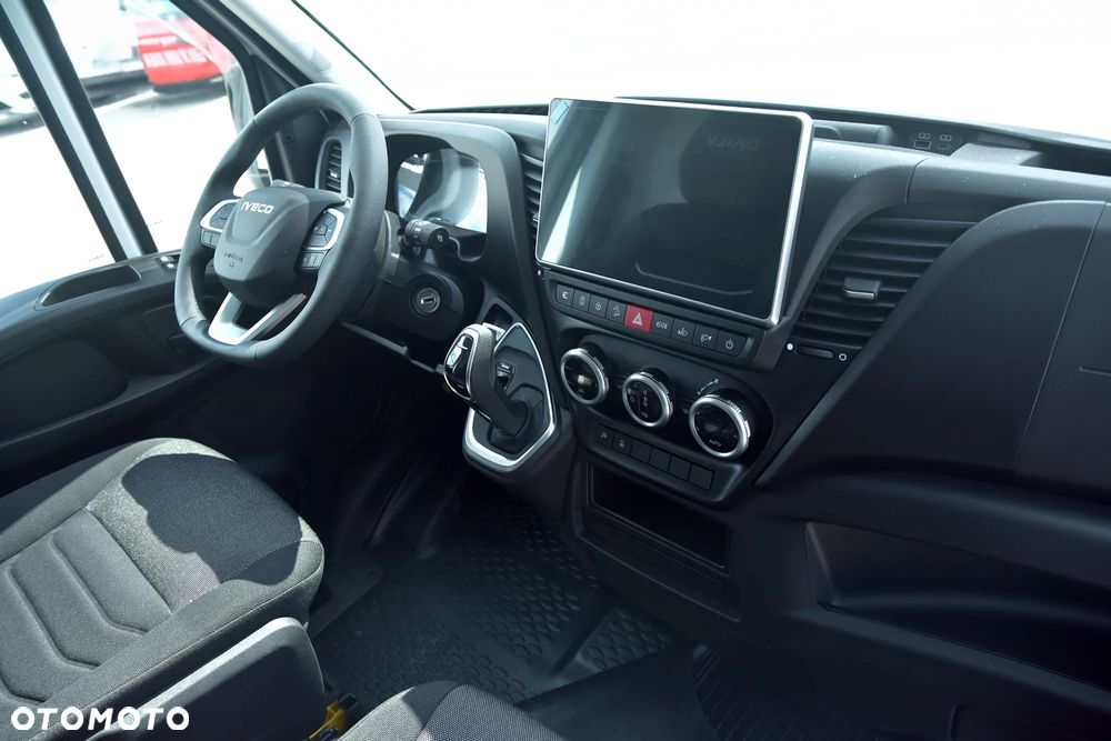 Iveco Daily 35S21HA8/P AUTOMAT autolaweta z kabina sypalną 3,5t na haku POLMAR - 21