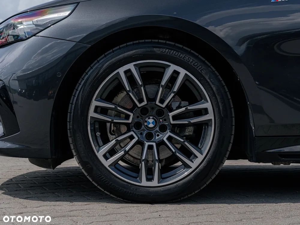 BMW Seria 5 520d xDrive - 4