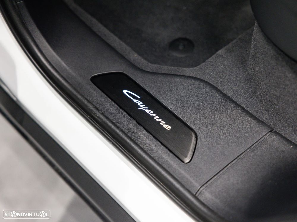 Porsche Cayenne Coupé E-Hybrid Black Edition - 40