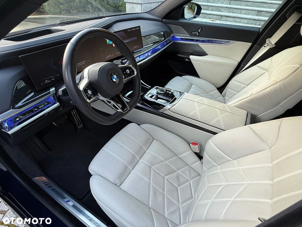 BMW Seria 7 - 24