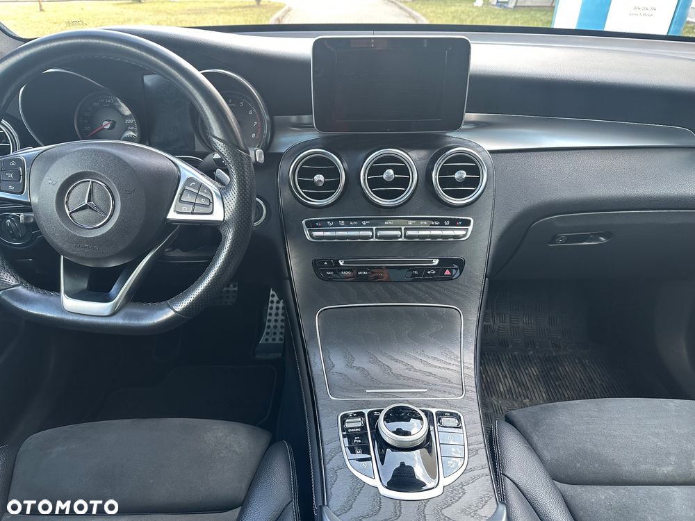 Mercedes-Benz GLC 250 4Matic 9G-TRONIC AMG Line - 14