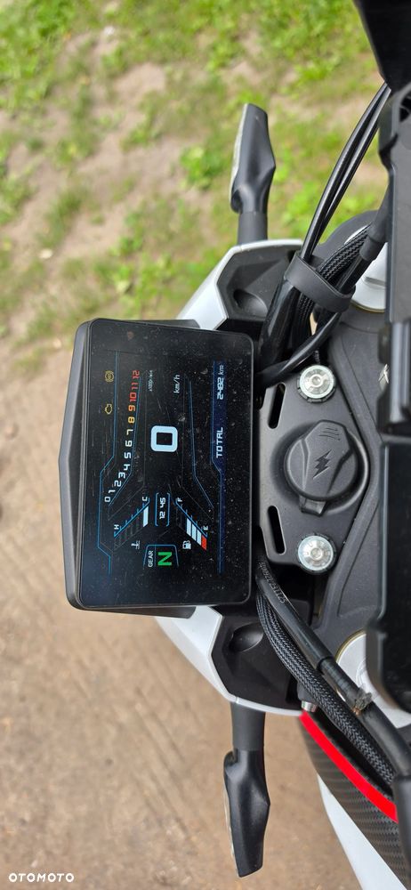 QJMOTOR SRK 125S - 4