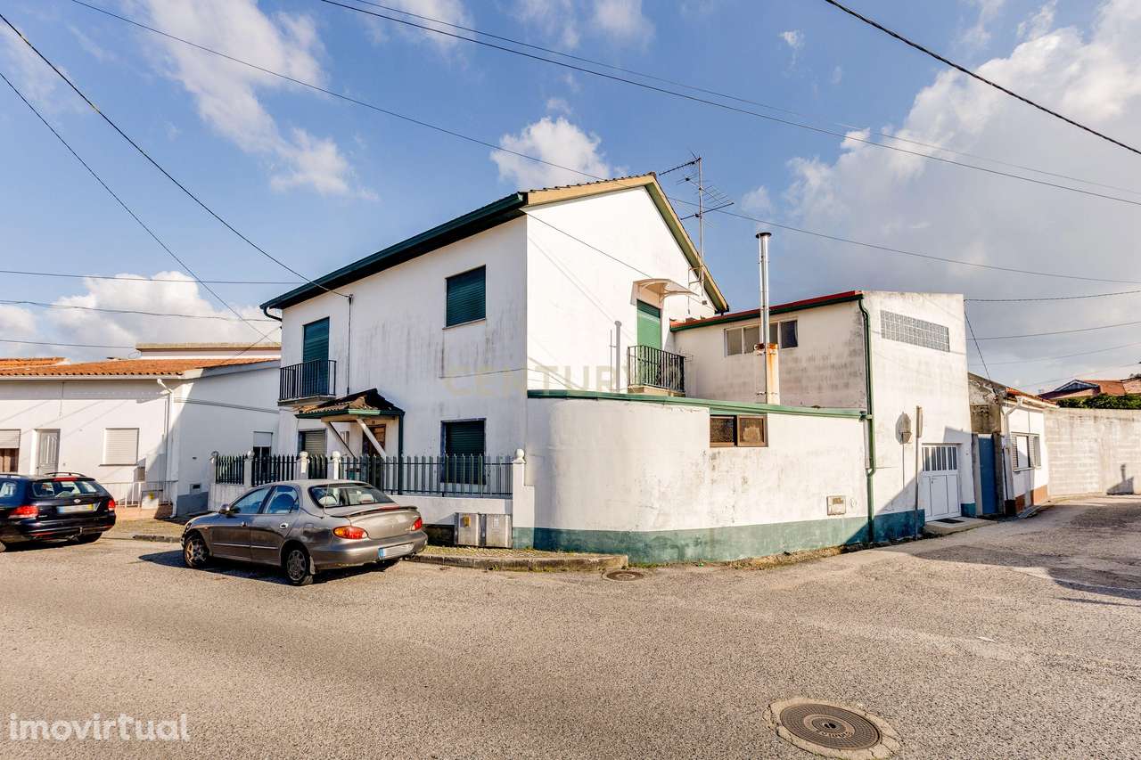 Moradia T4 Espaçosa e Versátil perto do Centro da Marinha Grande - Grande imagem: 3/45