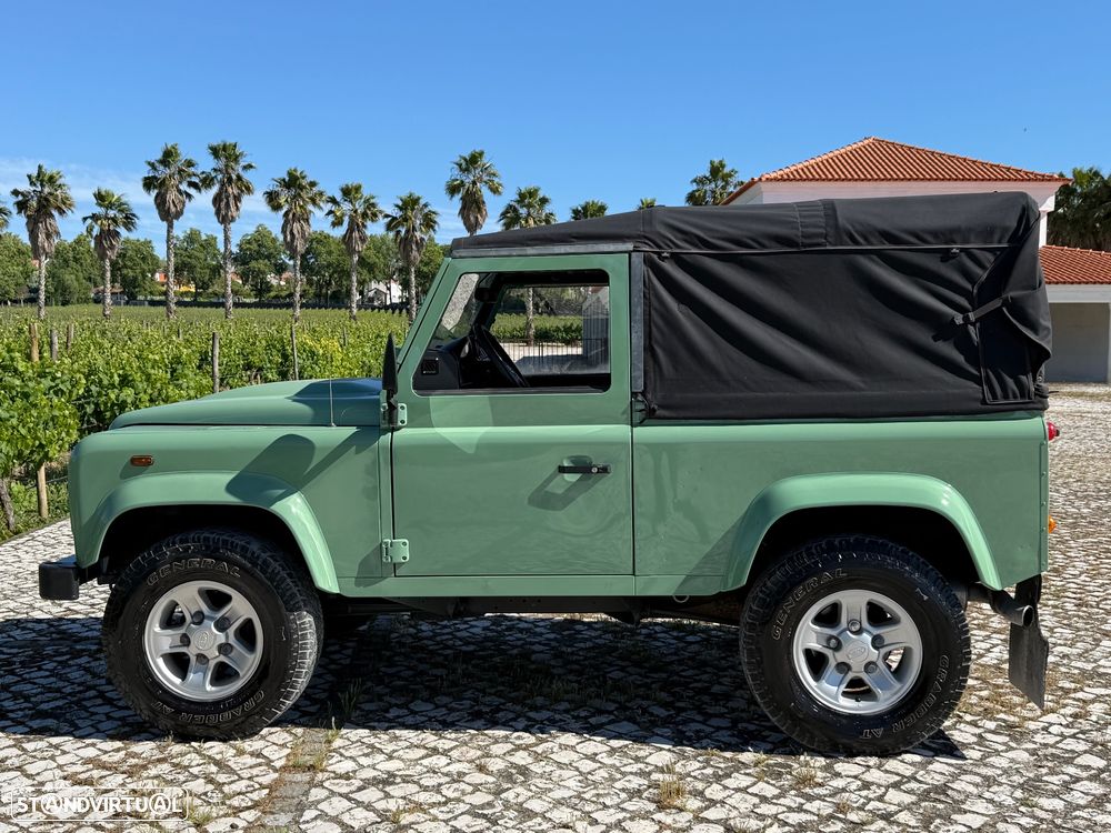Land Rover Defender 90 2.4 CRD E - 15
