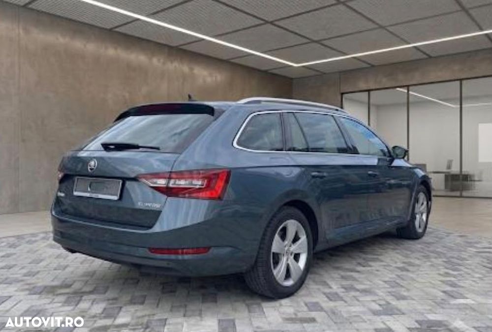 Skoda Superb 2.0 TDI DSG Active - 2