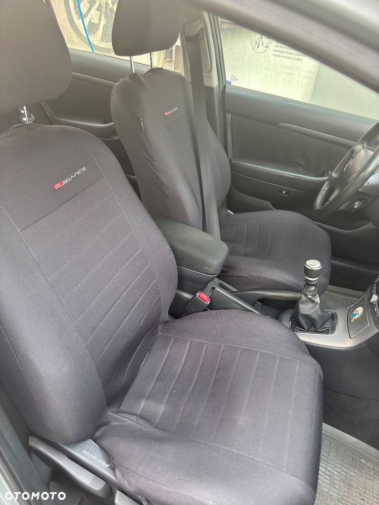 Toyota Avensis 2.0 D-4D Sol - 8