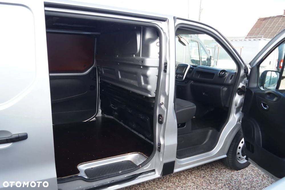 Renault Trafic - 32