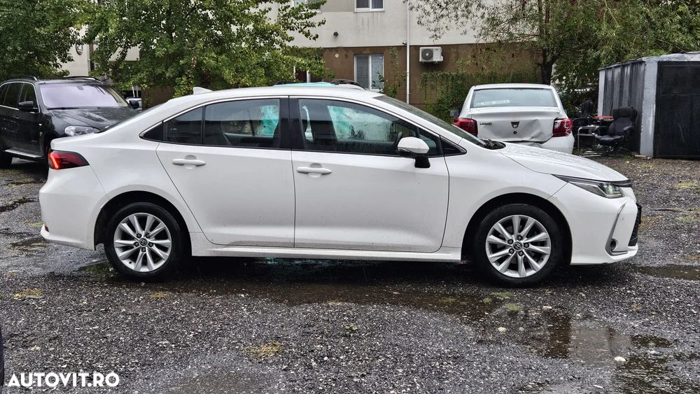 Toyota Corolla Sedan 1.8 HSD Business - 7