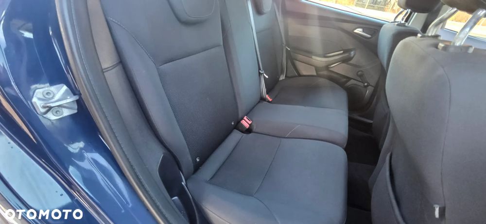 Ford Focus - 32