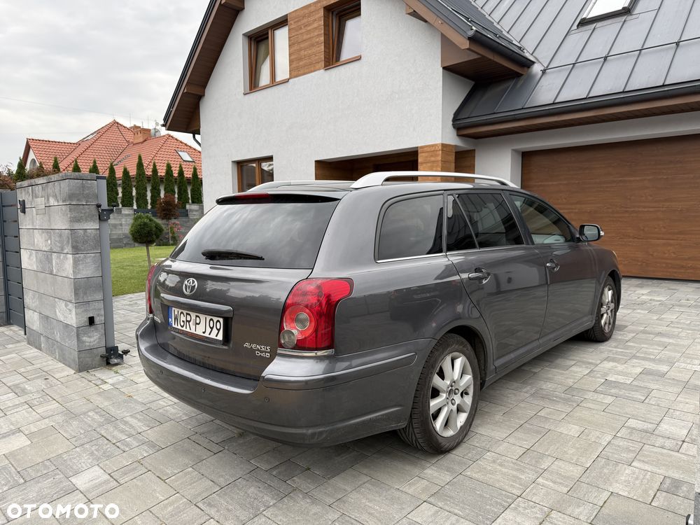Toyota Avensis - 15