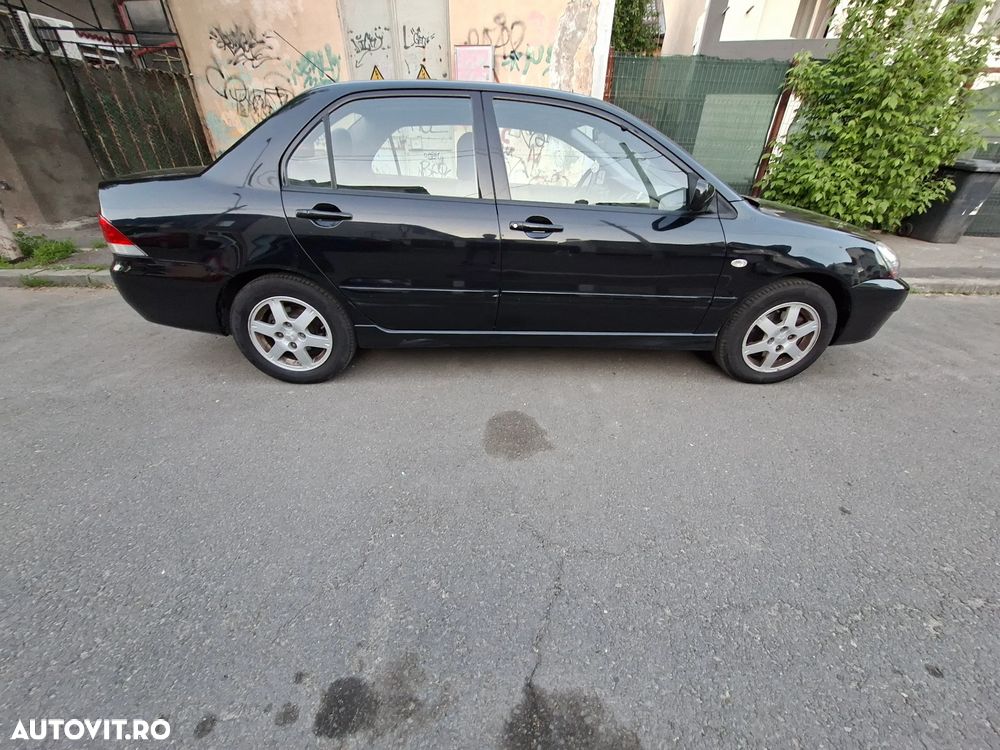 Mitsubishi Lancer 1.6 Invite - 4