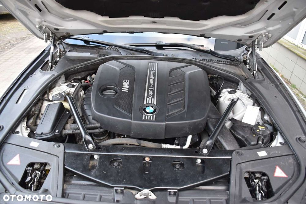BMW Seria 5 520d xDrive - 25