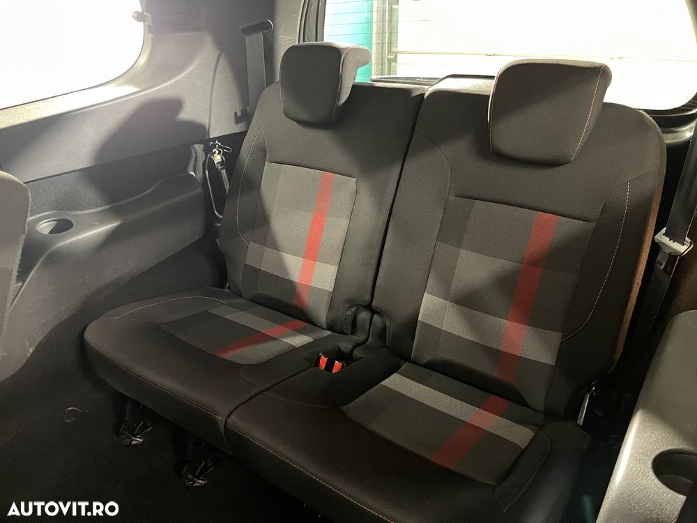 Dacia Lodgy 1.5 Blue dCi Stepway - 13