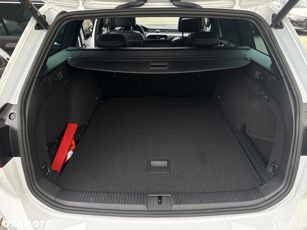 Volkswagen Passat Variant 2.0 TDI 4Mot Elegance DSG - 34