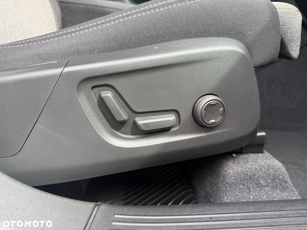 Volvo XC 40 T5 Plug-In Hybrid Plus Dark - 33