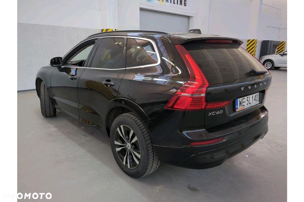 Volvo XC 60 B4 B Momentum Pro - 2