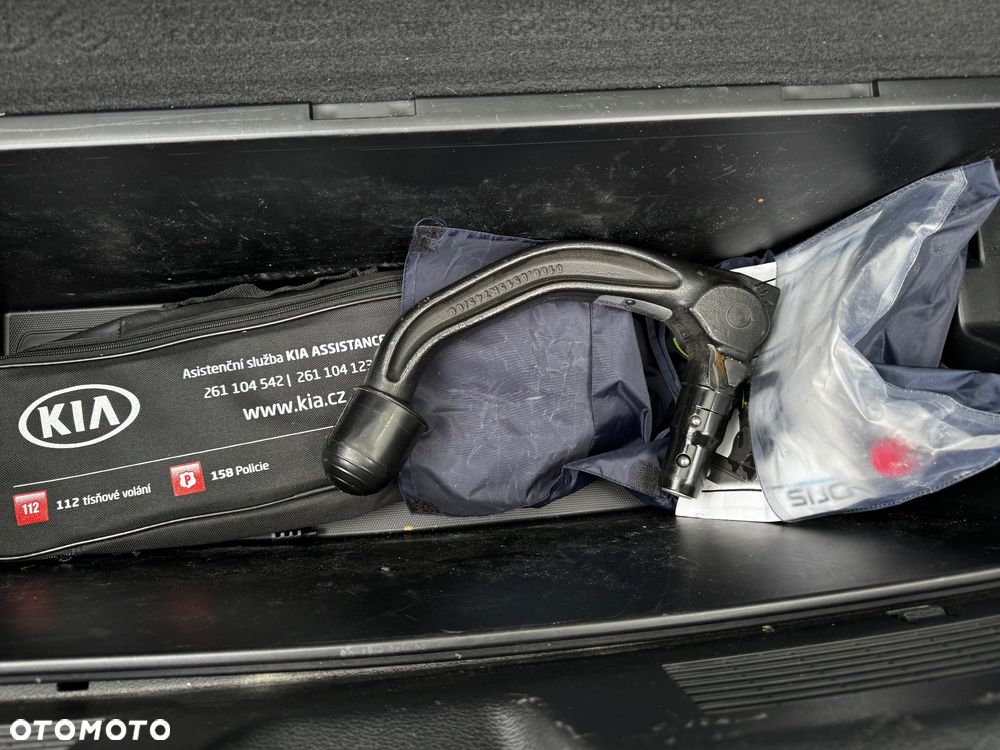 Kia ProCeed 1.6 T-GDI GT DCT - 28
