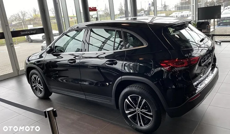 Mercedes-Benz GLA 200 Business Edition - 8
