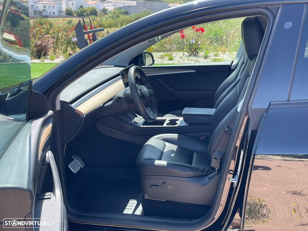Tesla Model Y - 13