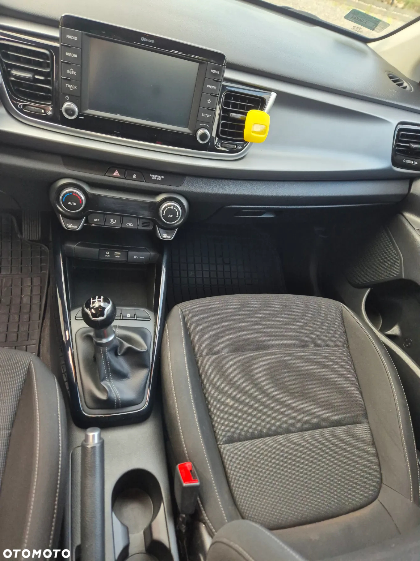 Kia Rio - 7