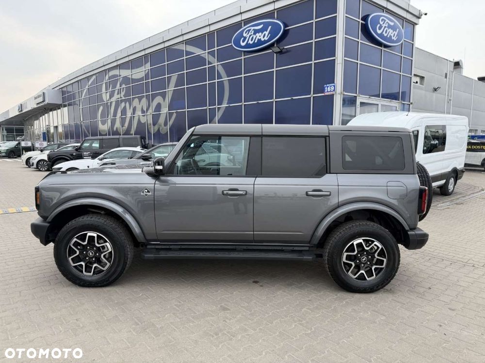 Ford Bronco - 3