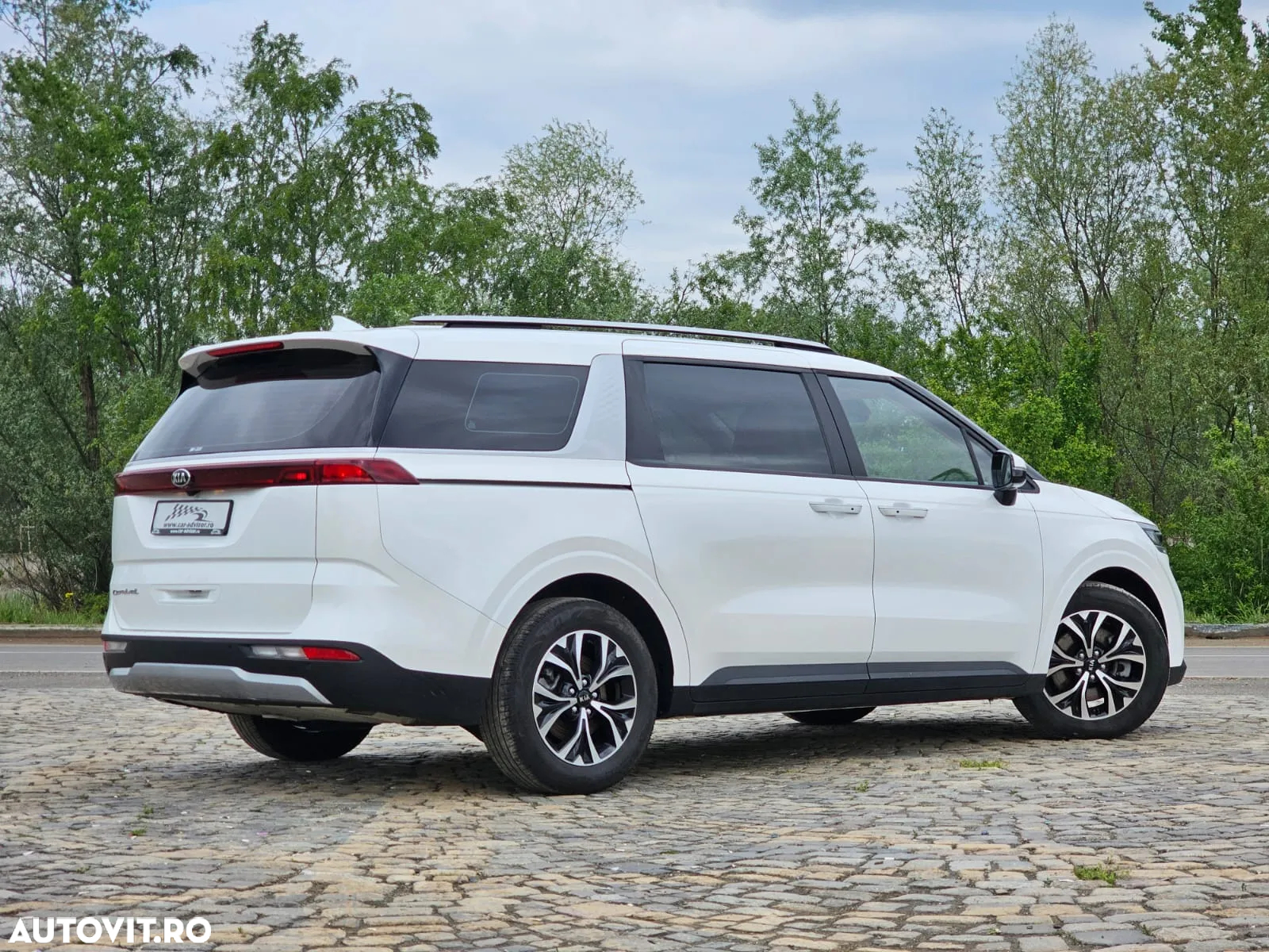 Kia Carnival - 5