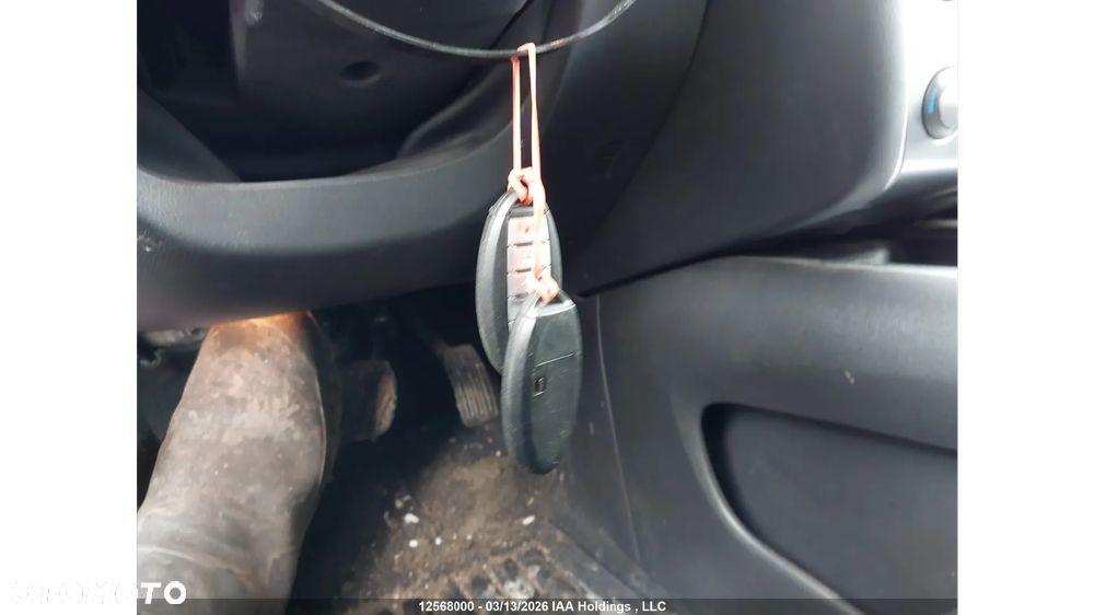 Nissan Pathfinder - 10