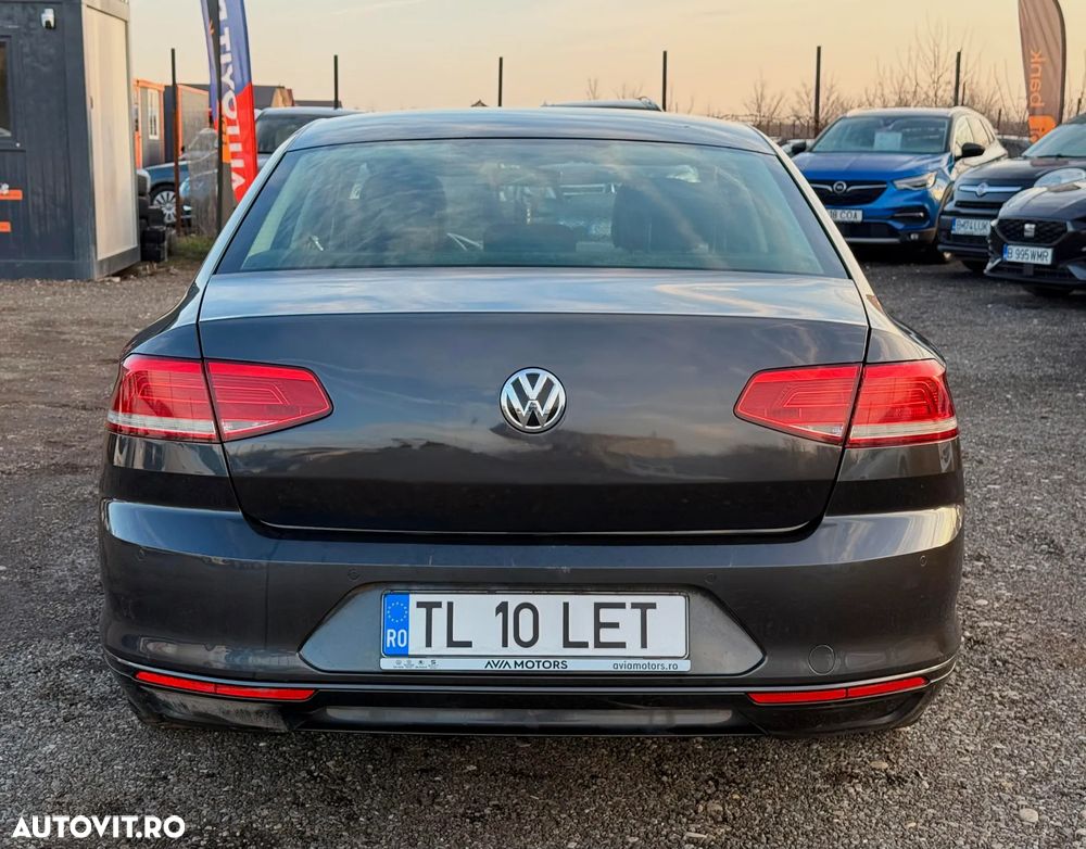 Volkswagen Passat 2.0 TDI DSG Comfortline - 36
