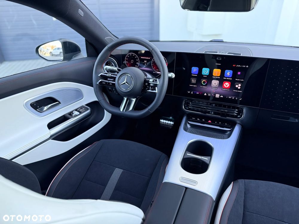 Mercedes-Benz CLA - 12