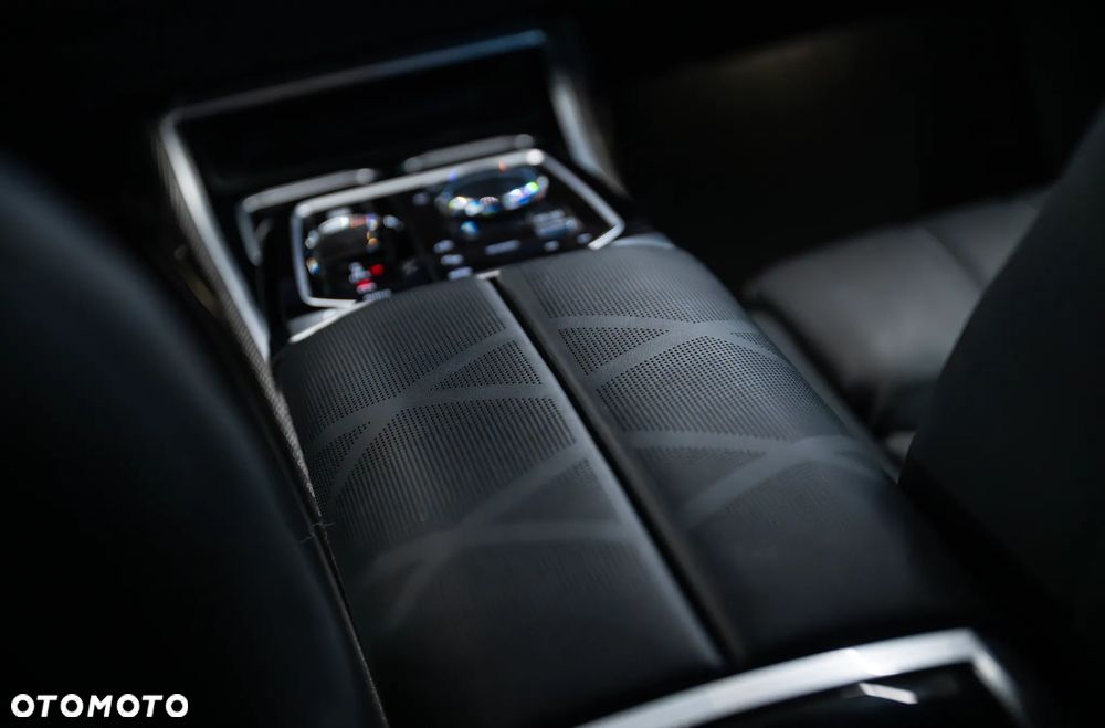 BMW Seria 7 740d xDrive sport - 18