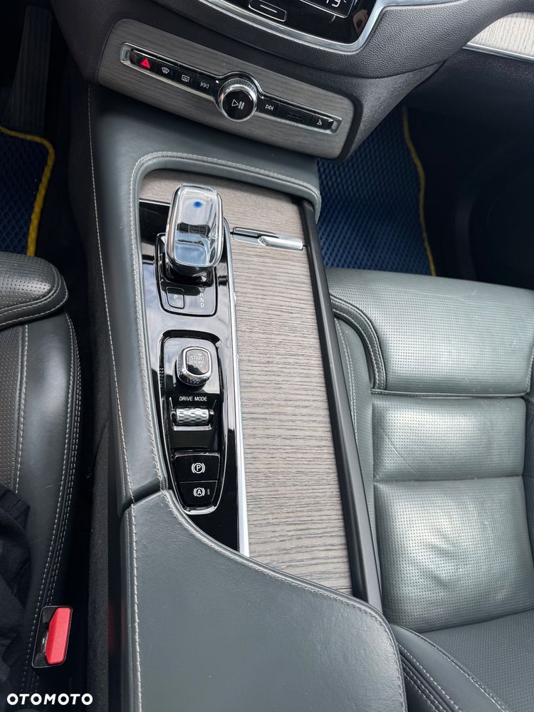 Volvo XC 90 B5 D AWD Inscription - 21