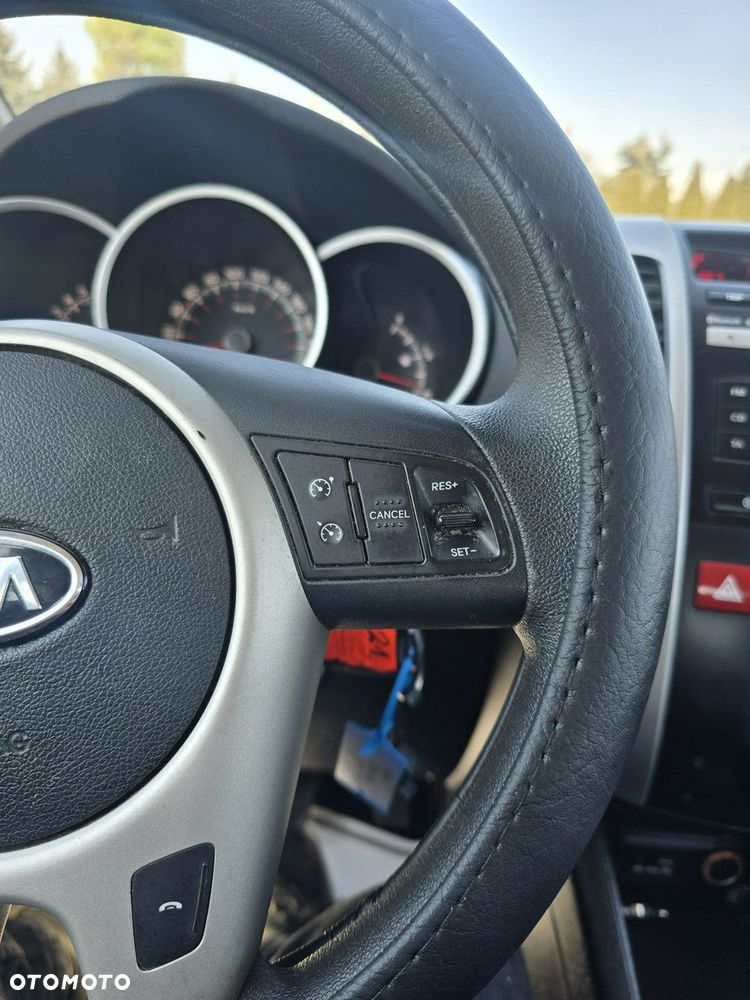 Kia Venga - 27