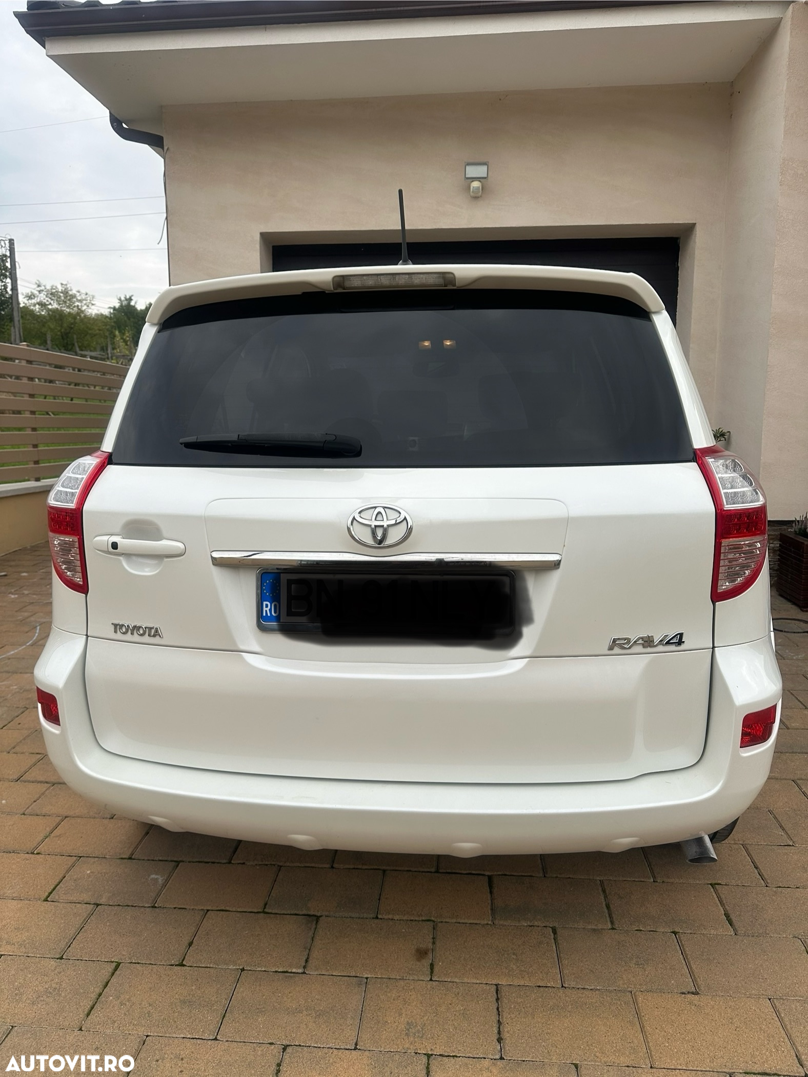Toyota RAV4 2.2 D-4CAT 4WD Aut Luxury - 8
