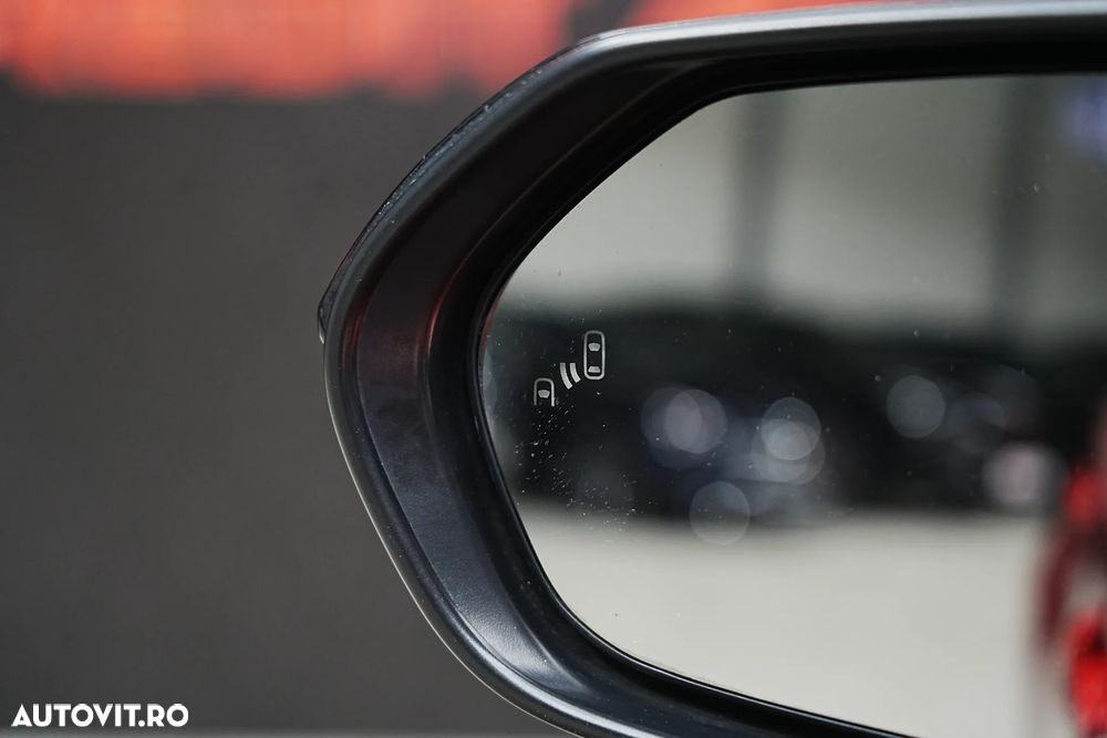 Toyota Corolla 2.0 HSD Exclusive Plus GR Sport Bi-Tone - 37