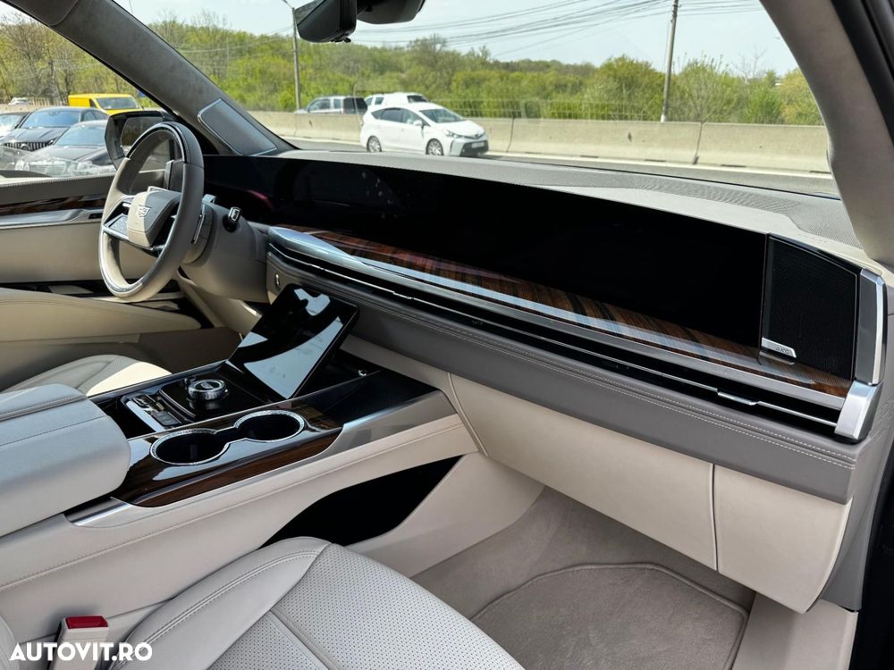 Cadillac Escalade - 12