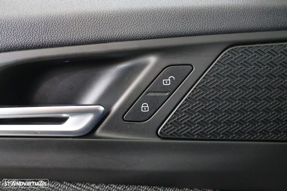 BMW iX1 xDrive30 - 16