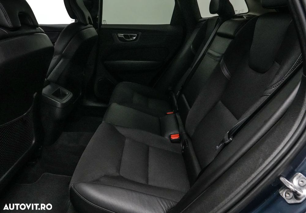 Volvo XC 60 B4 MHEV Momentum Pro - 15