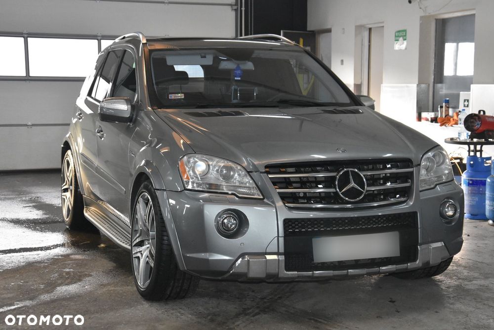 Mercedes-Benz ML 63 AMG 4-Matic - 2