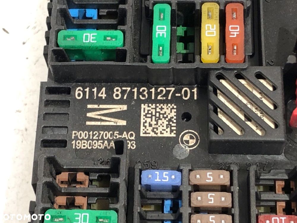 SKRZYNKA BEZPIECZNIKÓW  BMW 5 (G30, F90) 2016 - 2022 530 e Plug-in-Hybrid 135 kW [184 KM] Hybryda - 4