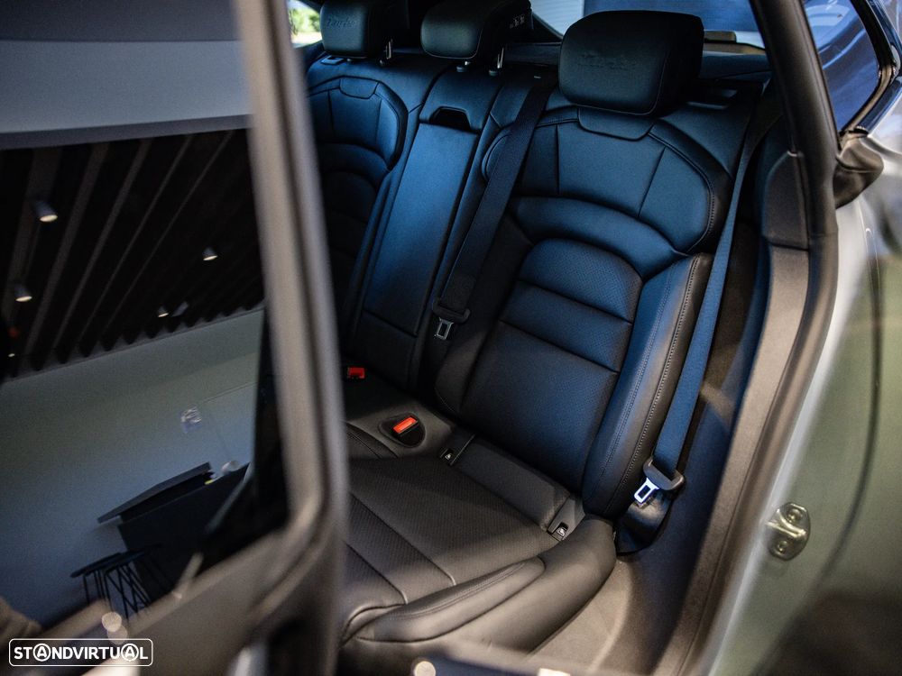 Porsche Taycan Sport Turismo Turbo - 30