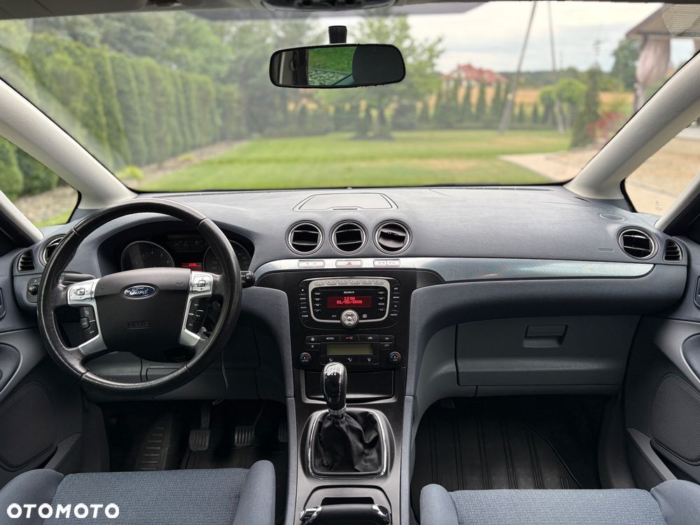 Ford S-Max - 12