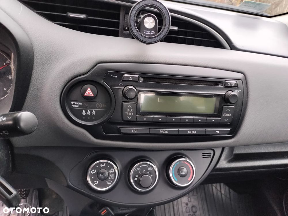 Toyota Yaris 1.0 Life EU6 - 16