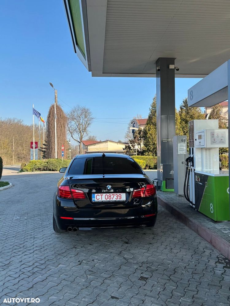 BMW Seria 5 520d Aut. Luxury Line - 4