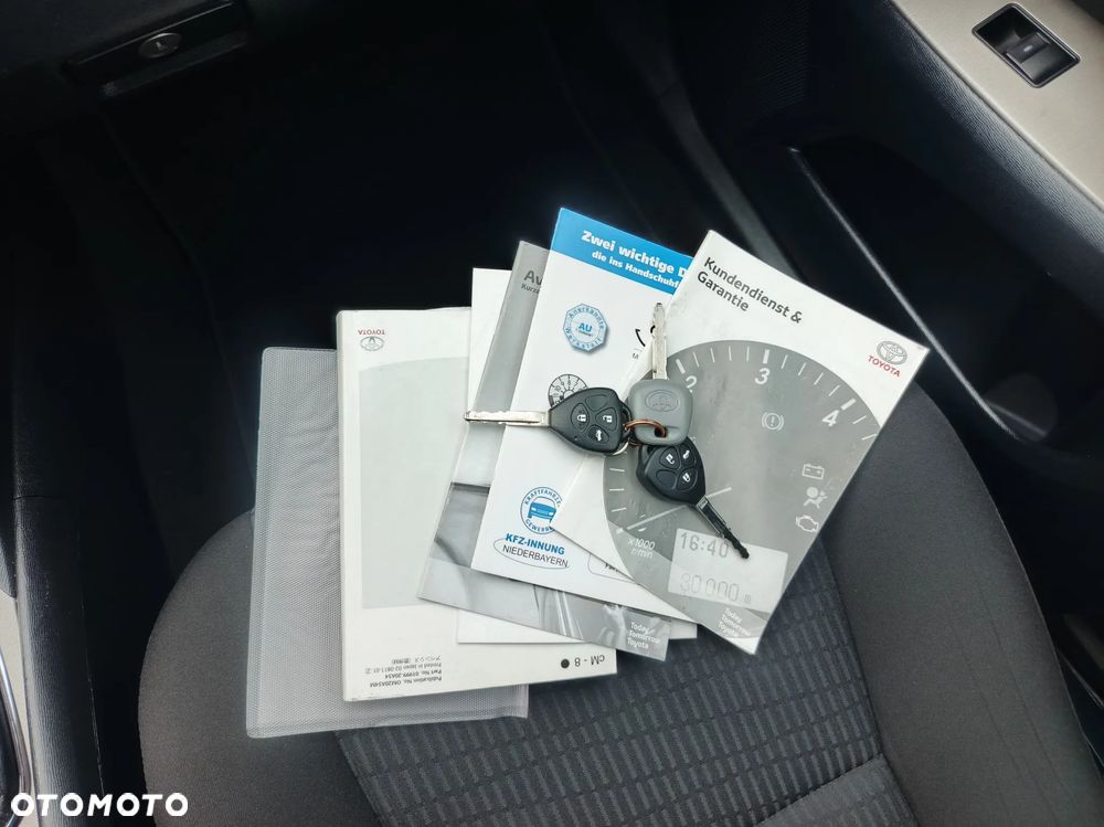 Toyota Avensis 1.8 Executive - 28