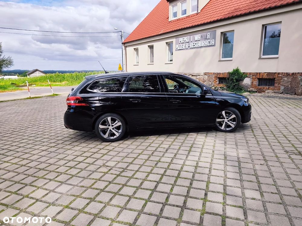 Peugeot 308 2018 photo 3